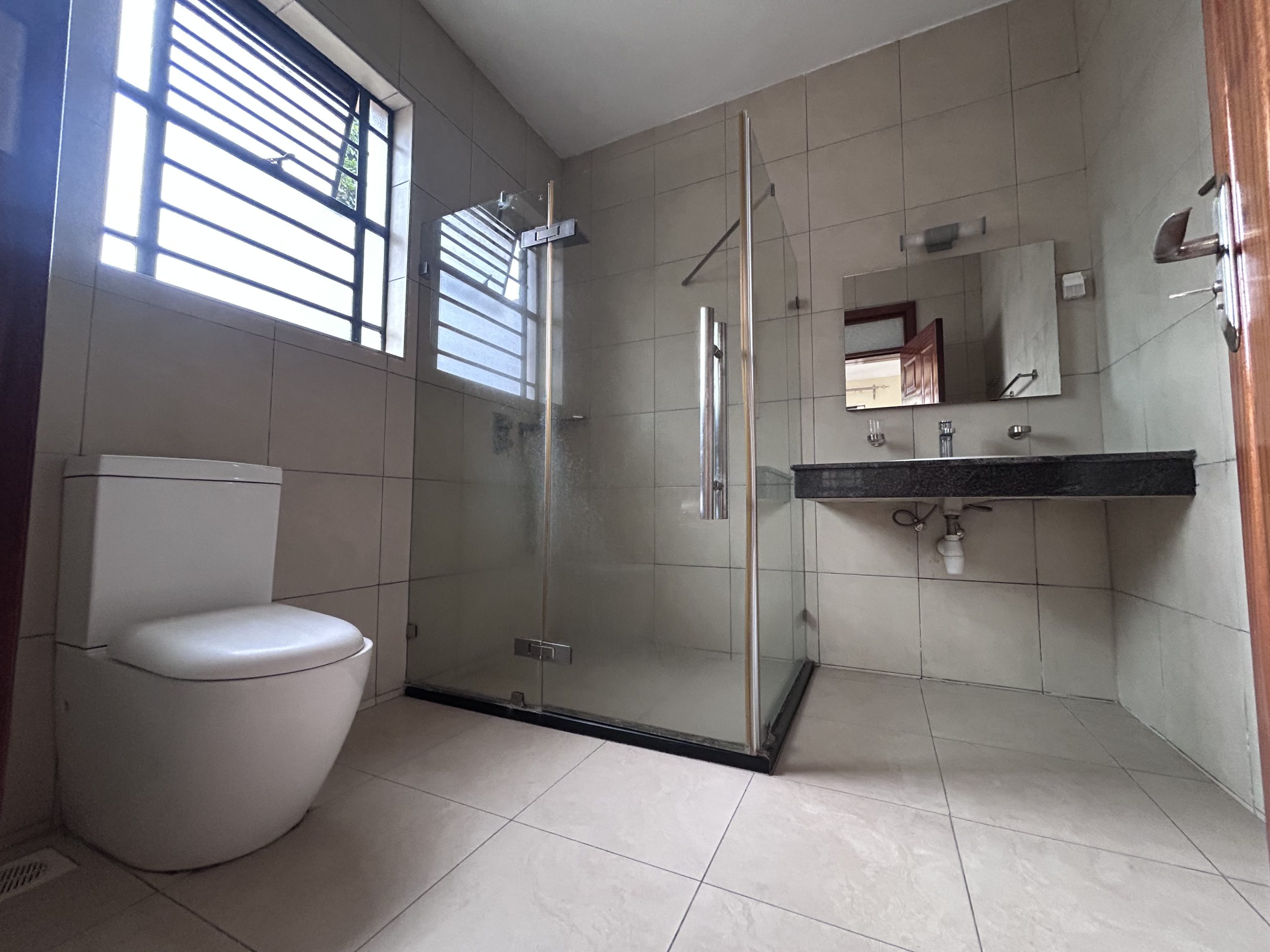 A modern apartment to let in Parklands