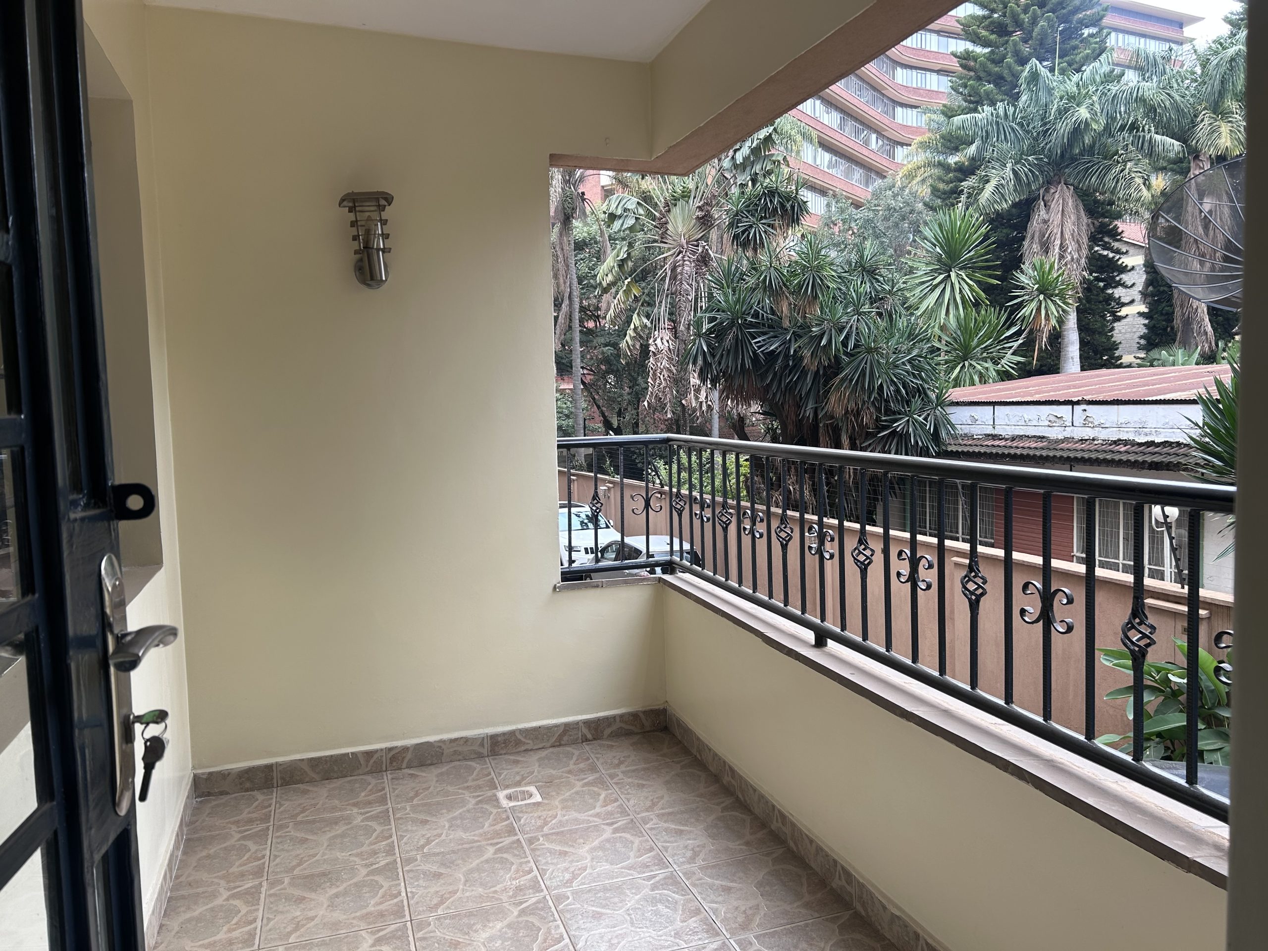 A modern apartment to let in Parklands