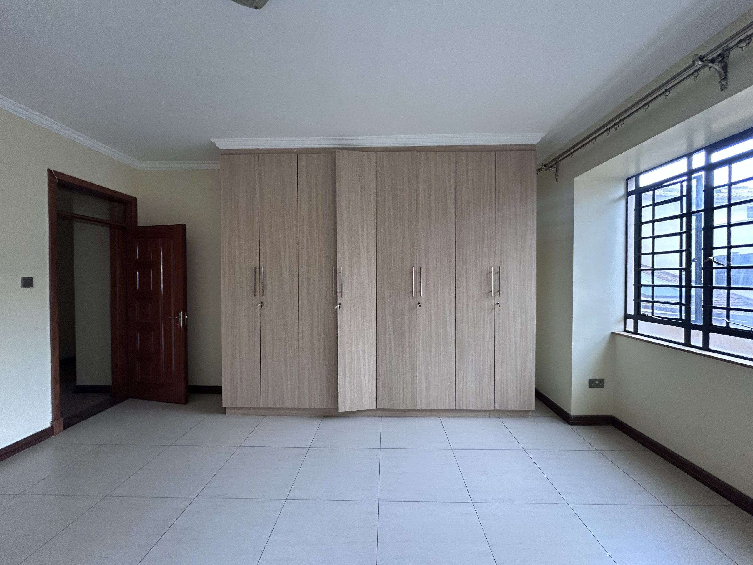 A modern apartment to let in Parklands