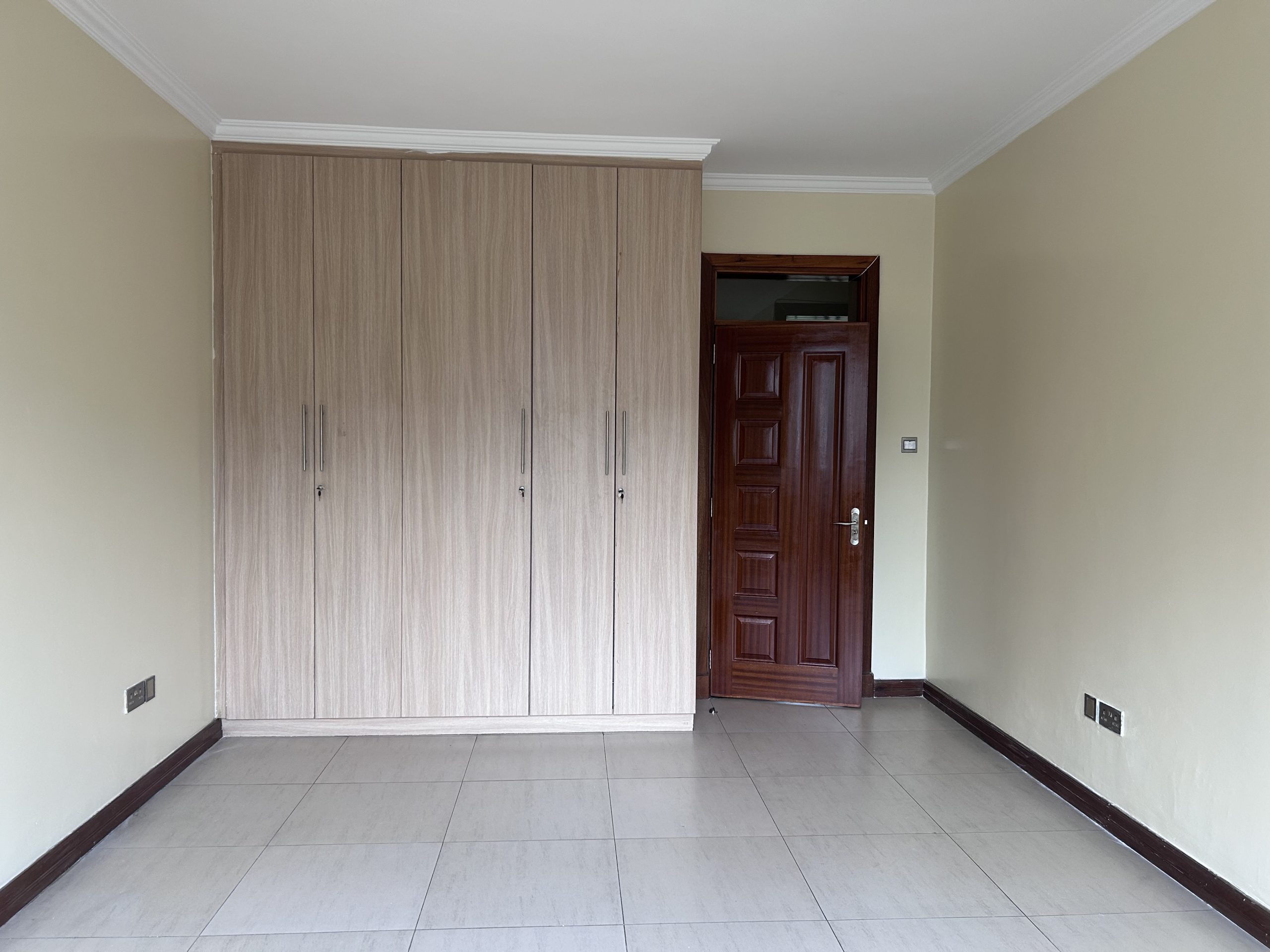 A modern apartment to let in Parklands