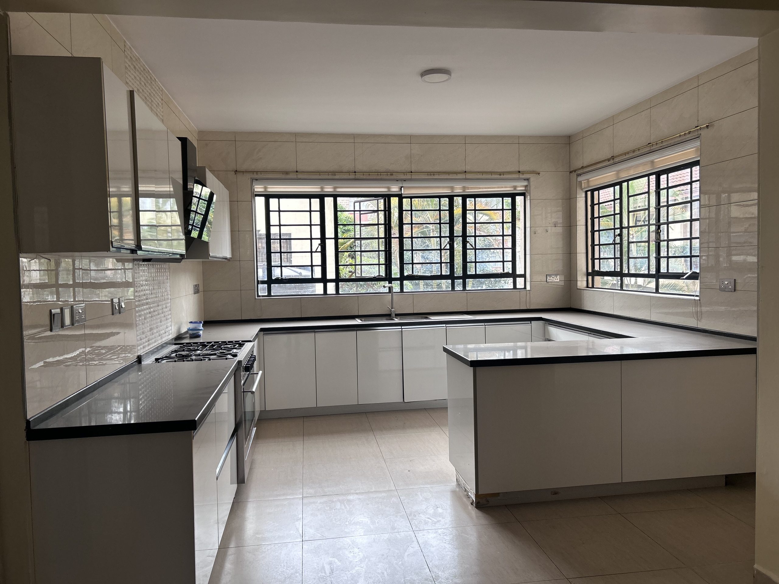 A modern apartment to let in Parklands