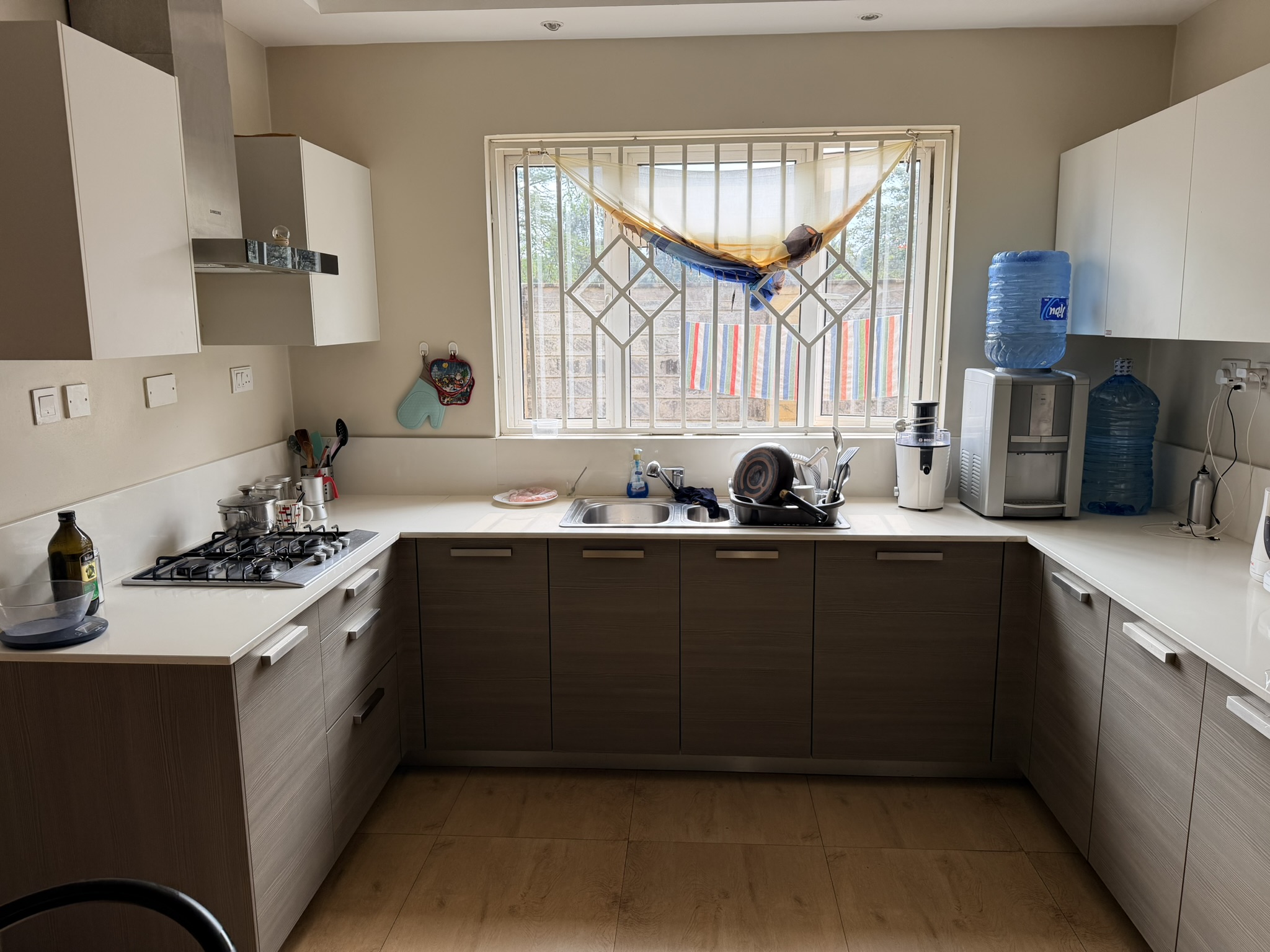 An cosy and compact GUESTHOUSE in Nyari to let