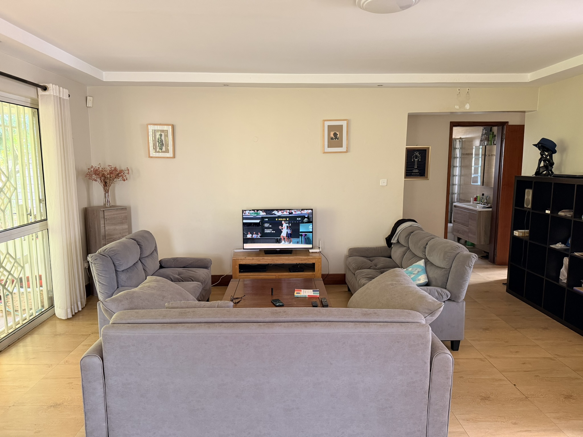 An cosy and compact GUESTHOUSE in Nyari to let