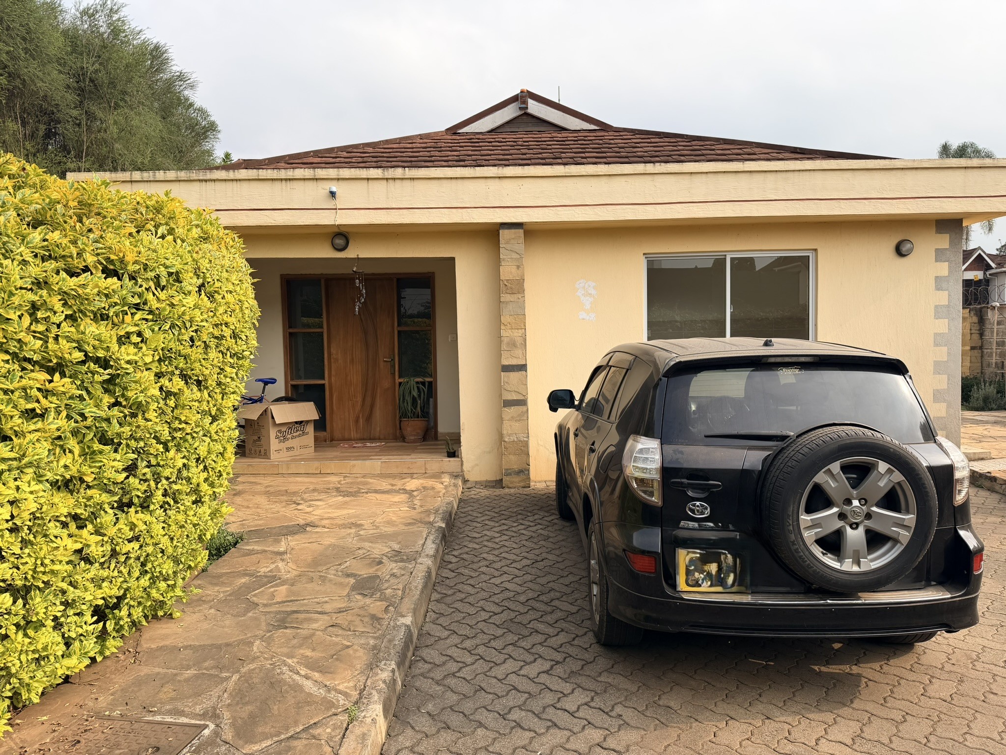 An cosy and compact GUESTHOUSE in Nyari to let