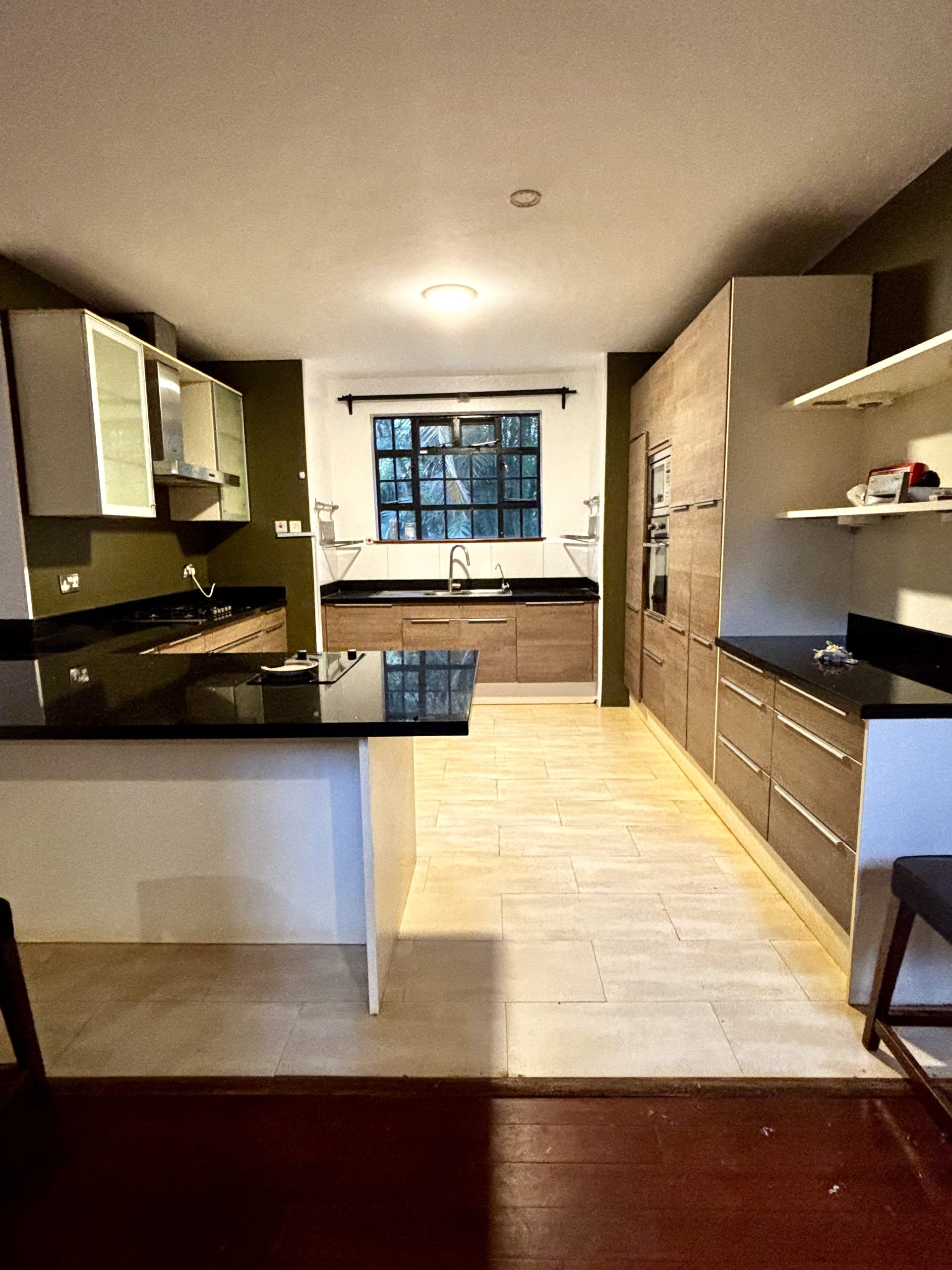 Four bedroom double storey house that is finished to a high standard in this secure development of 14