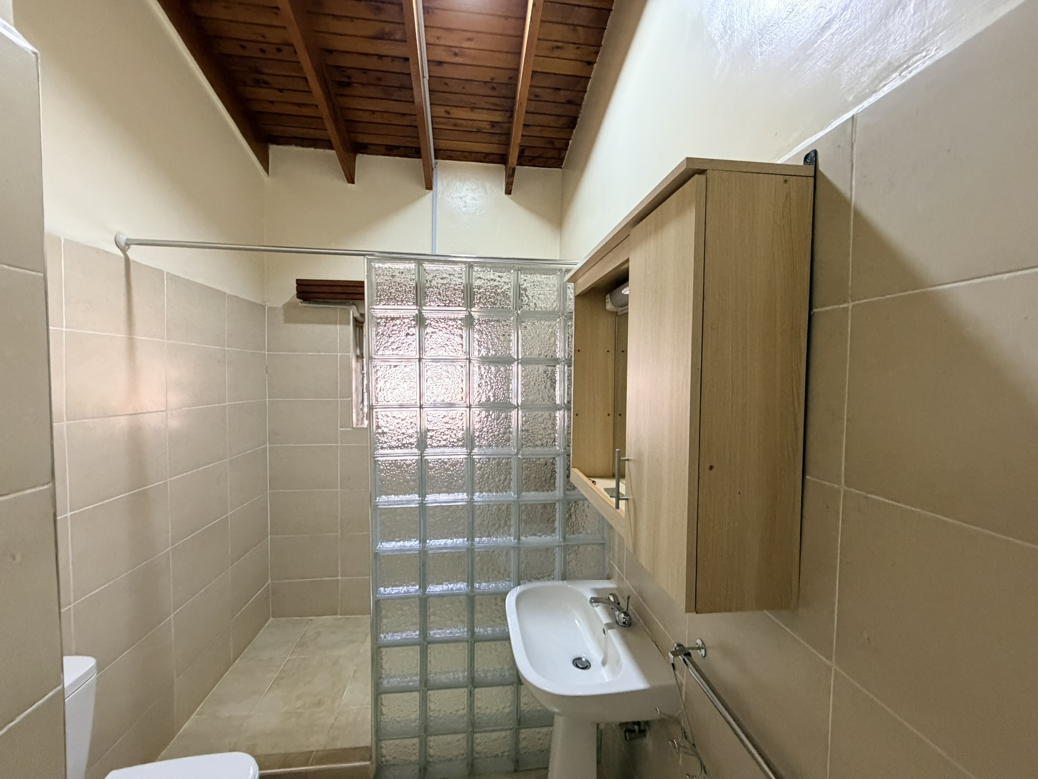 This sizable home is nestled in the leafy and secure area of Runda