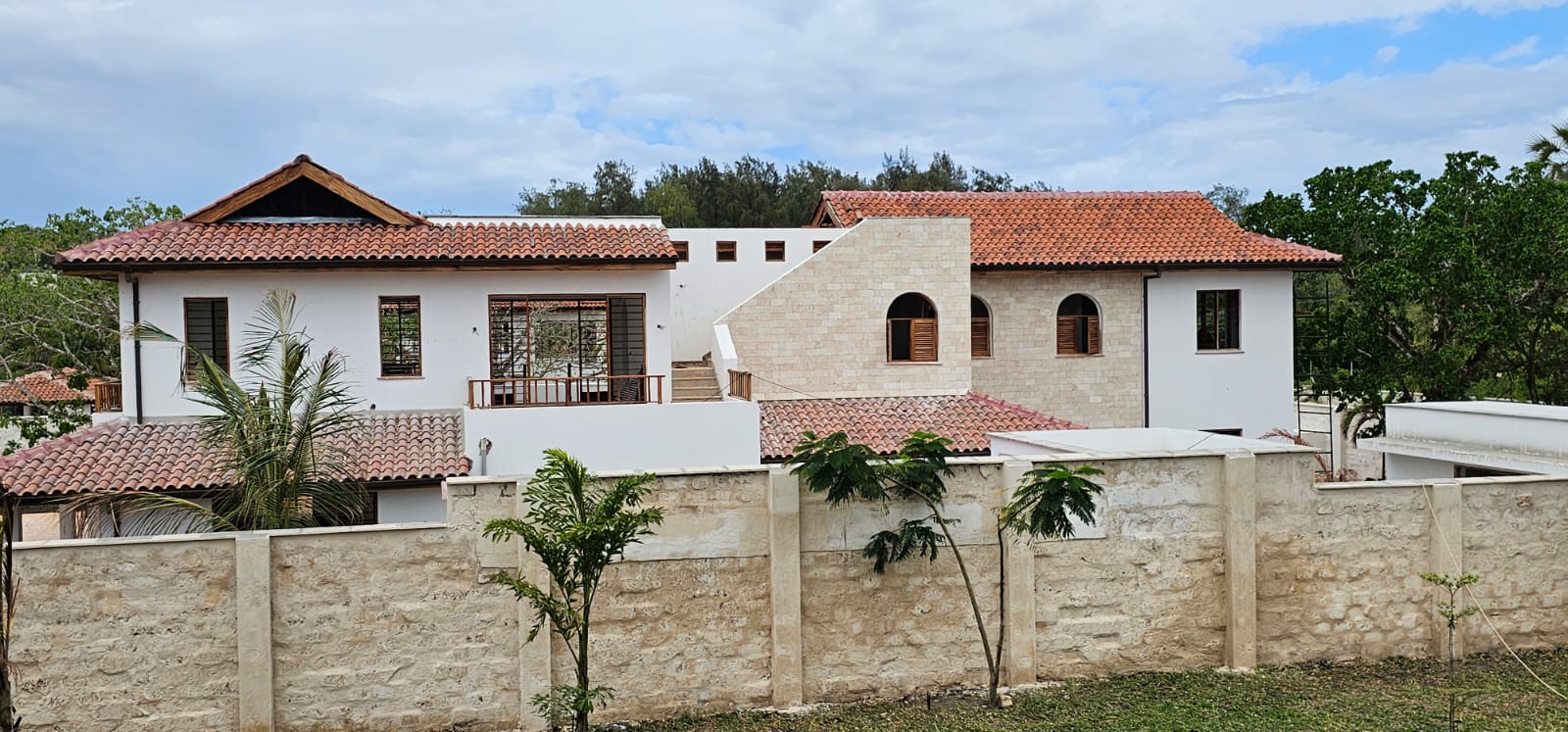 Luxury Estate of 6 houses for sale in Diani