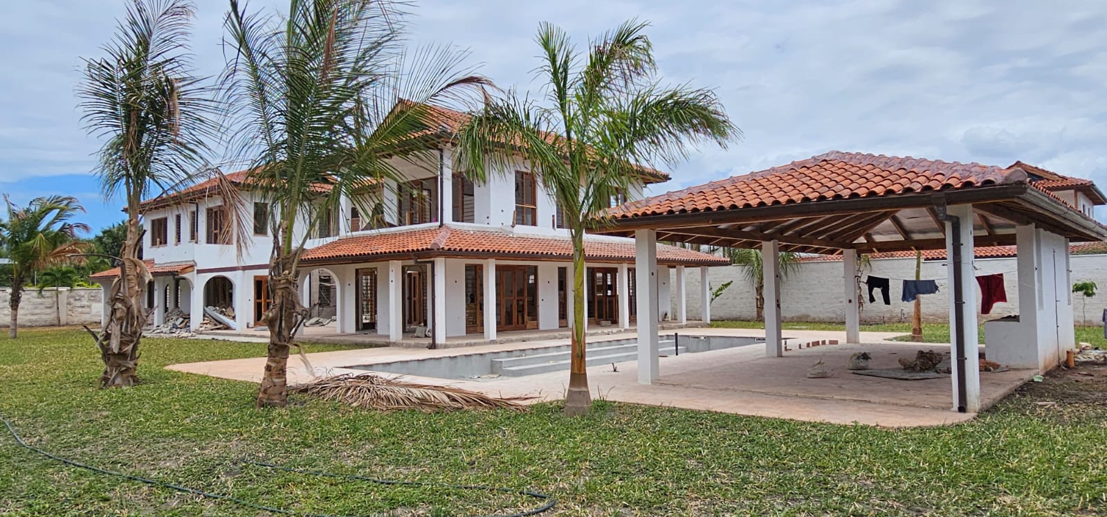 Luxury Estate of 6 houses for sale in Diani