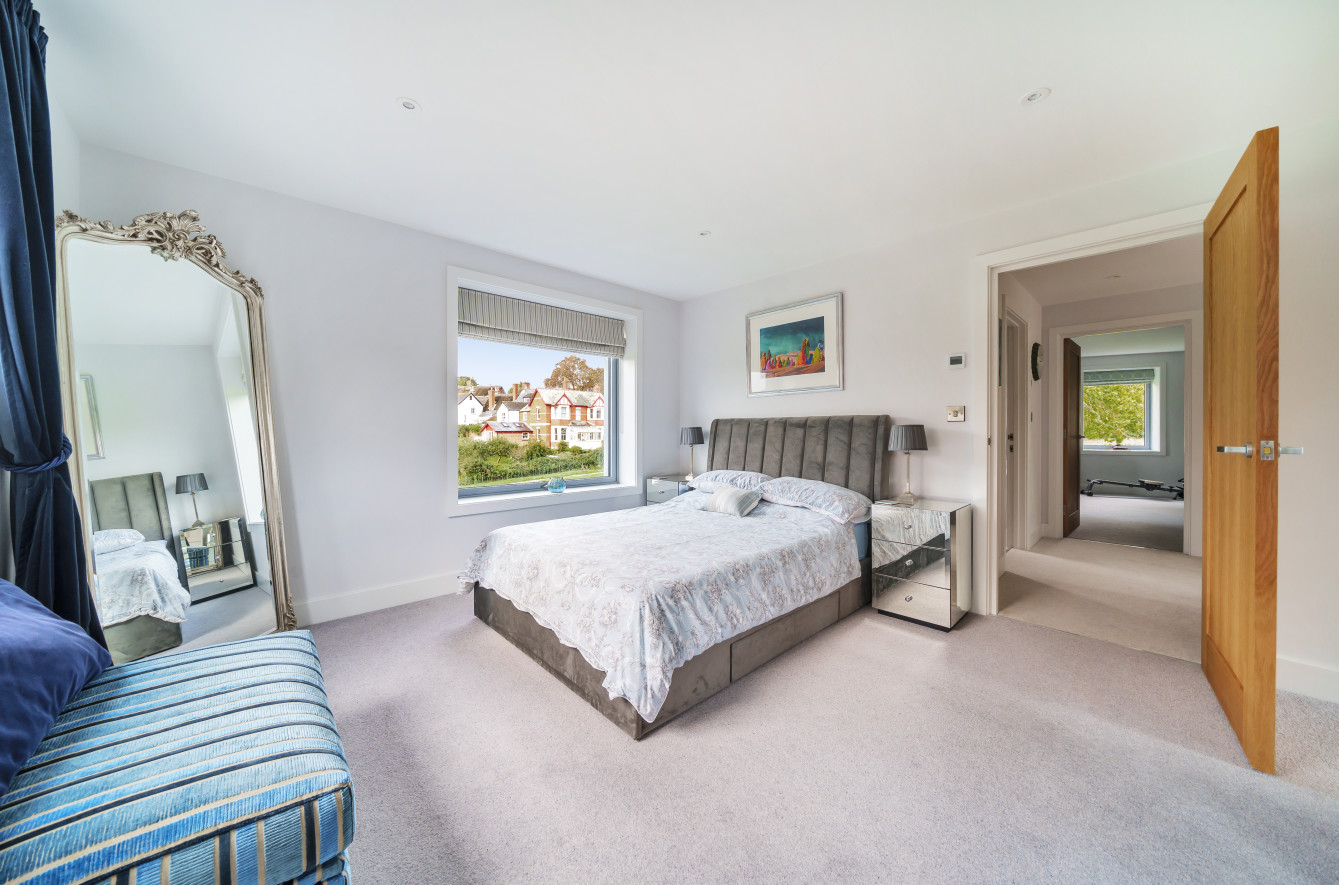 Oysters, Lympstone, East Devon Wilkinson Grant Estate Agents